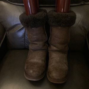 Chocolate UGG’s with dark brown shearling and new inserts